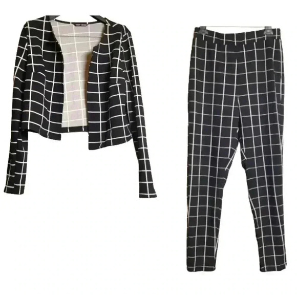 Women's 2 Piece Suit - Black Plaid - Size Medium - Office - Picture 3 of 10